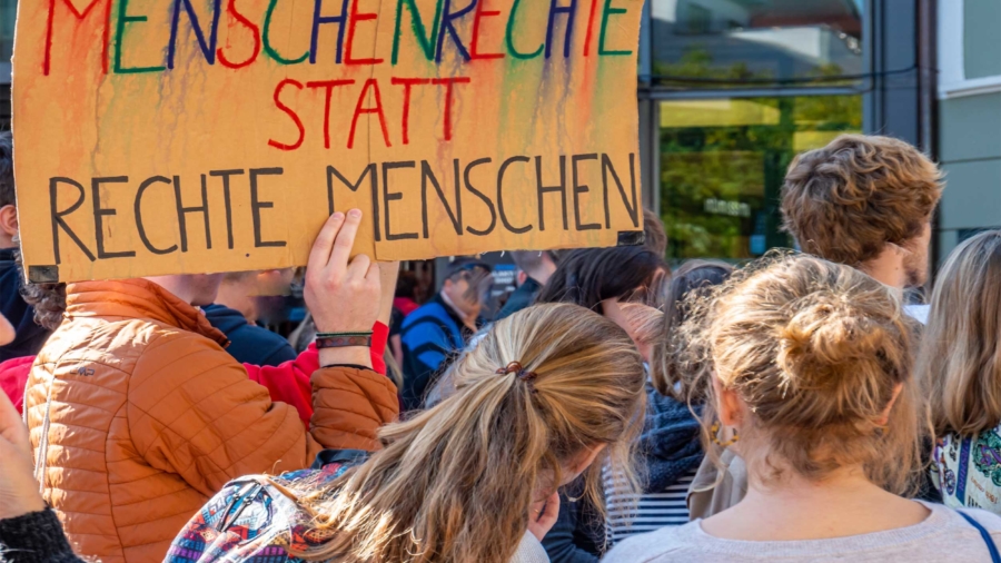 CGM-positioniert-sich-gegen-Nazi--und-Hassposts-bei-Daimler-in-Untertürkheim